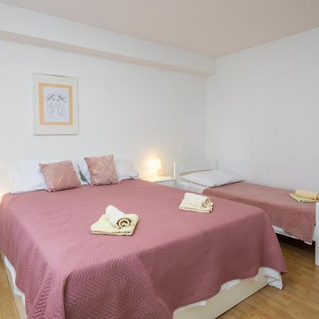 Apartments Roza 奥米什 外观 照片