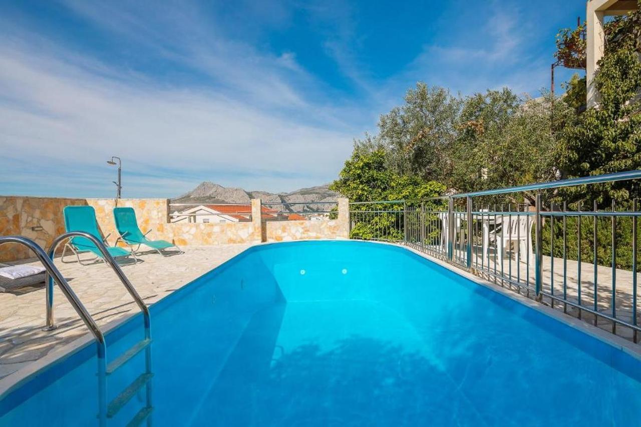Apartments Roza 奥米什 外观 照片