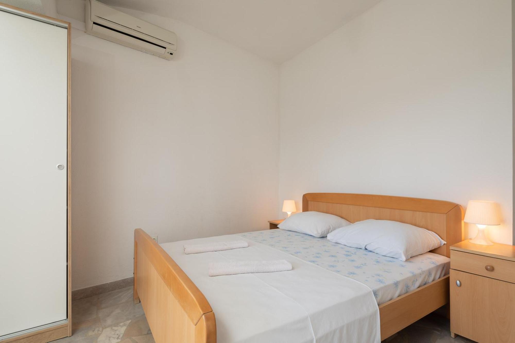 Apartments Roza 奥米什 外观 照片