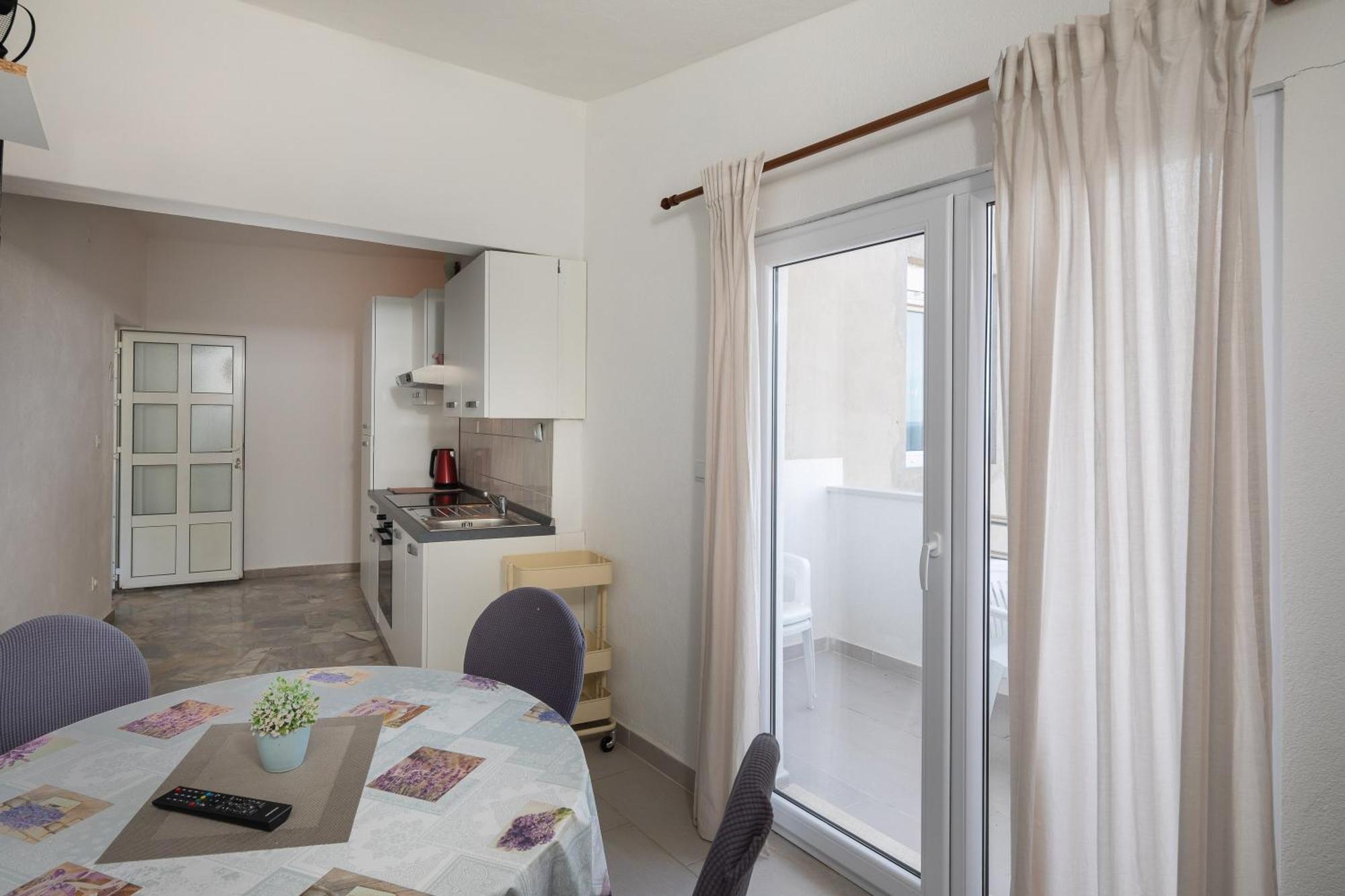 Apartments Roza 奥米什 外观 照片