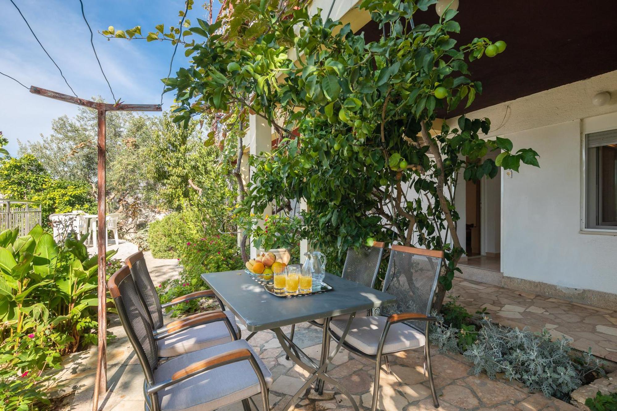 Apartments Roza 奥米什 外观 照片