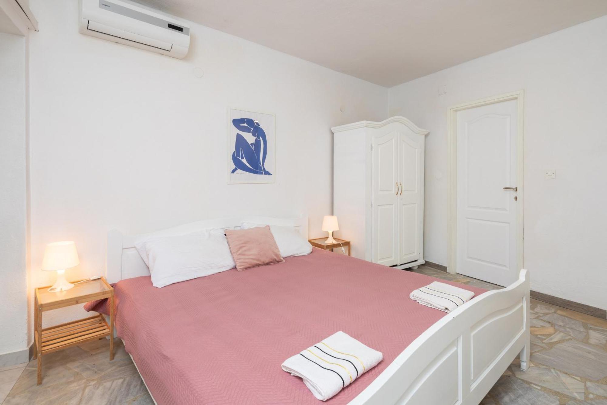 Apartments Roza 奥米什 外观 照片
