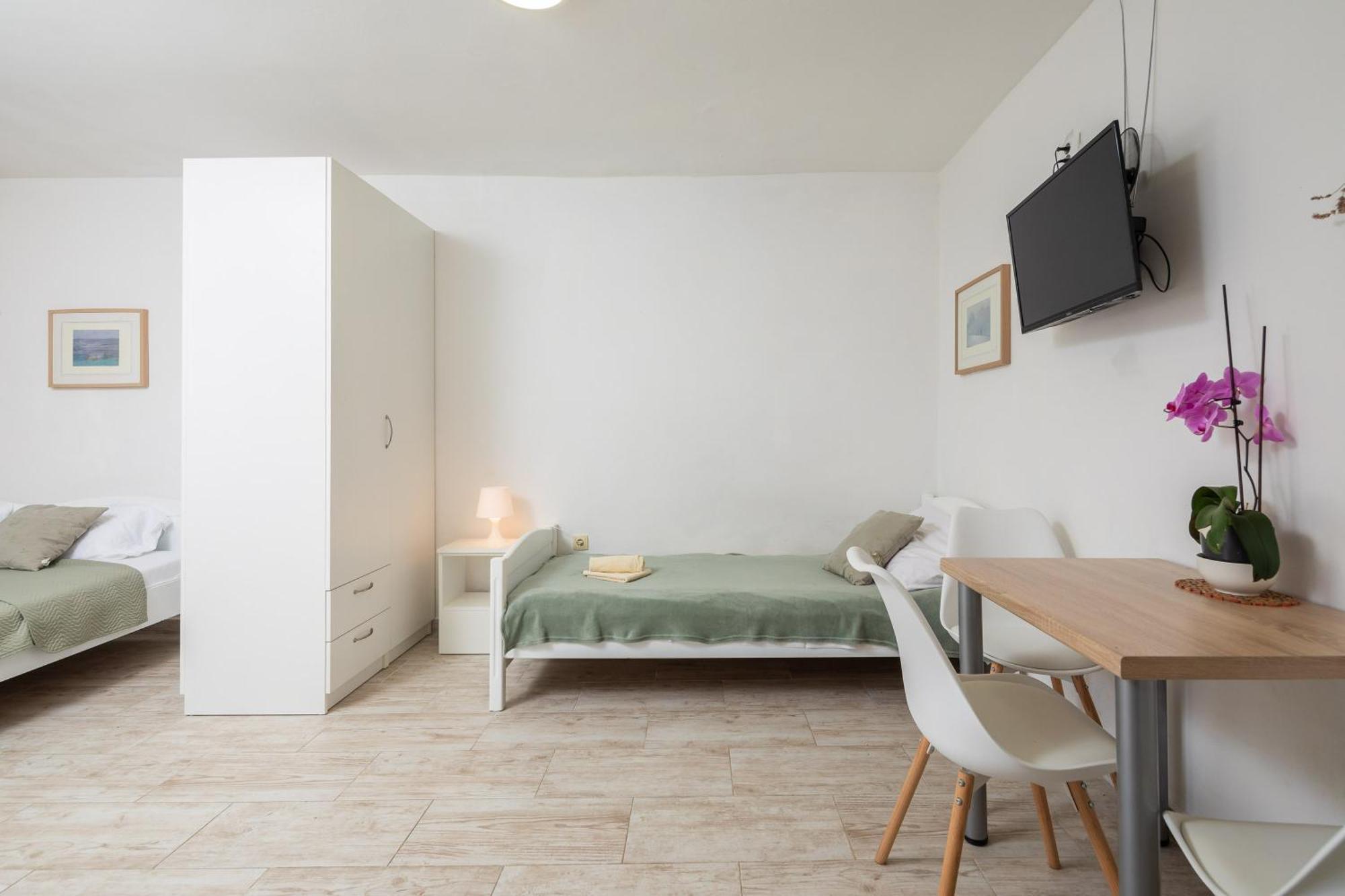Apartments Roza 奥米什 外观 照片