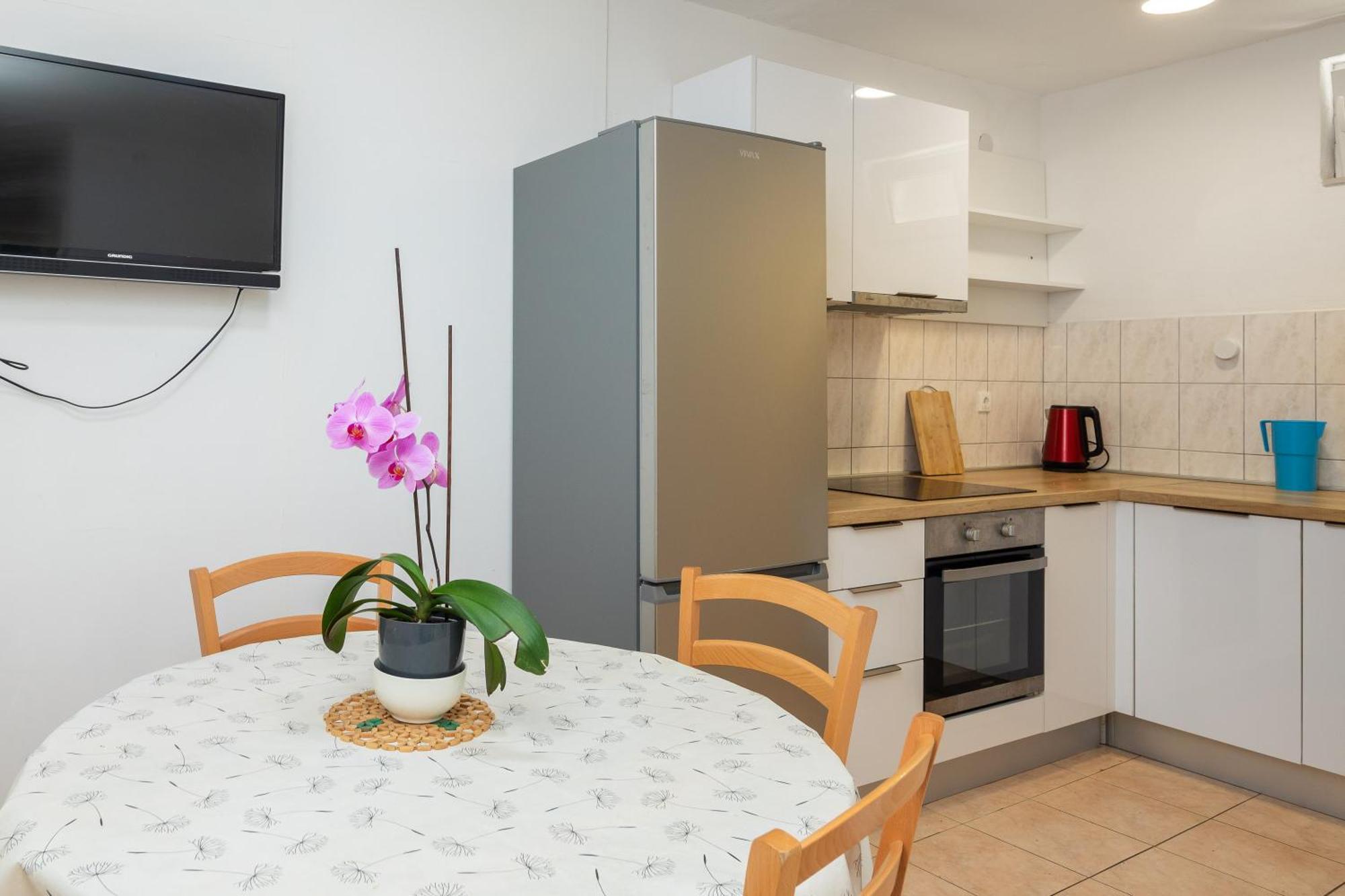 Apartments Roza 奥米什 外观 照片