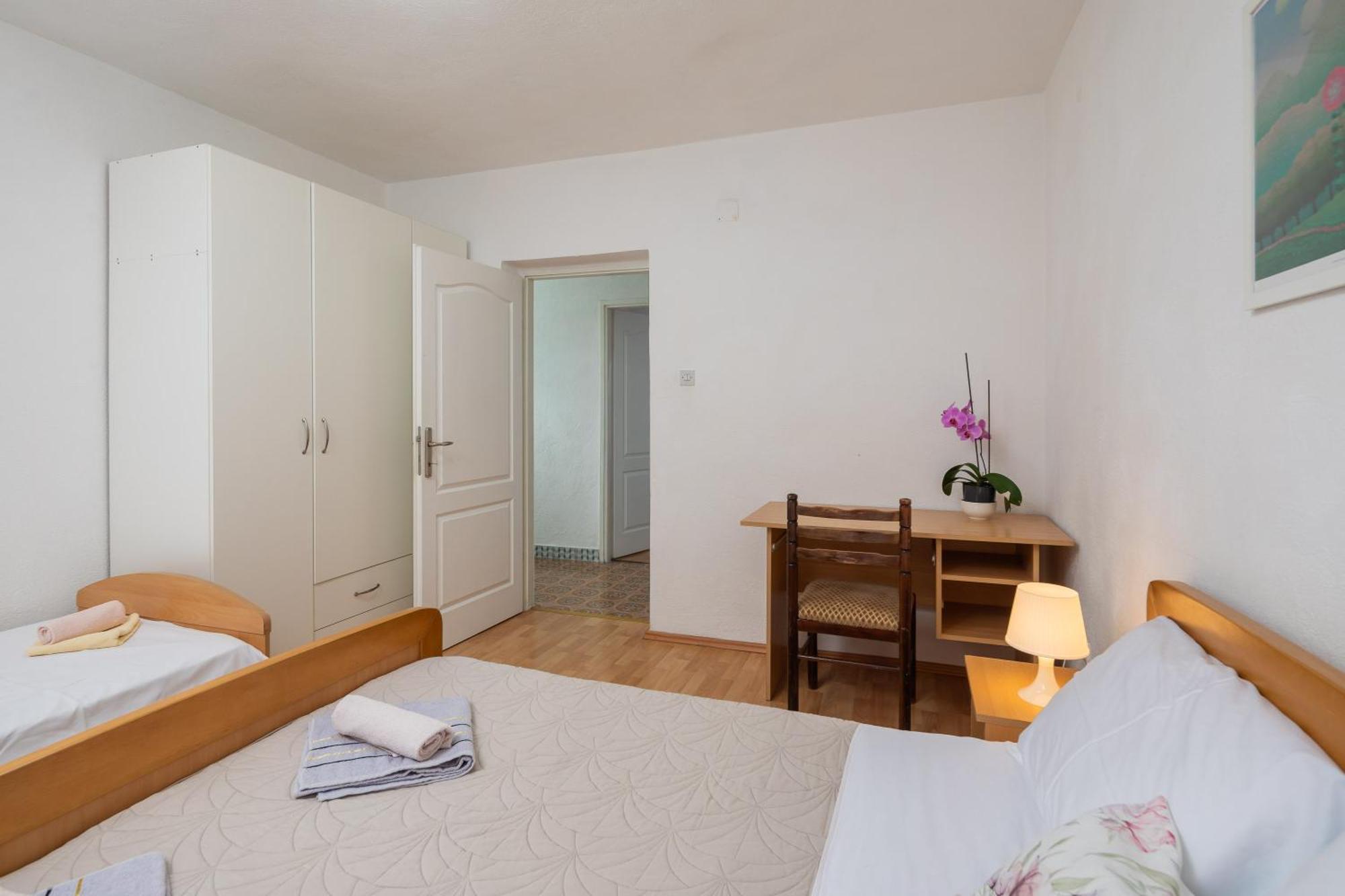 Apartments Roza 奥米什 外观 照片