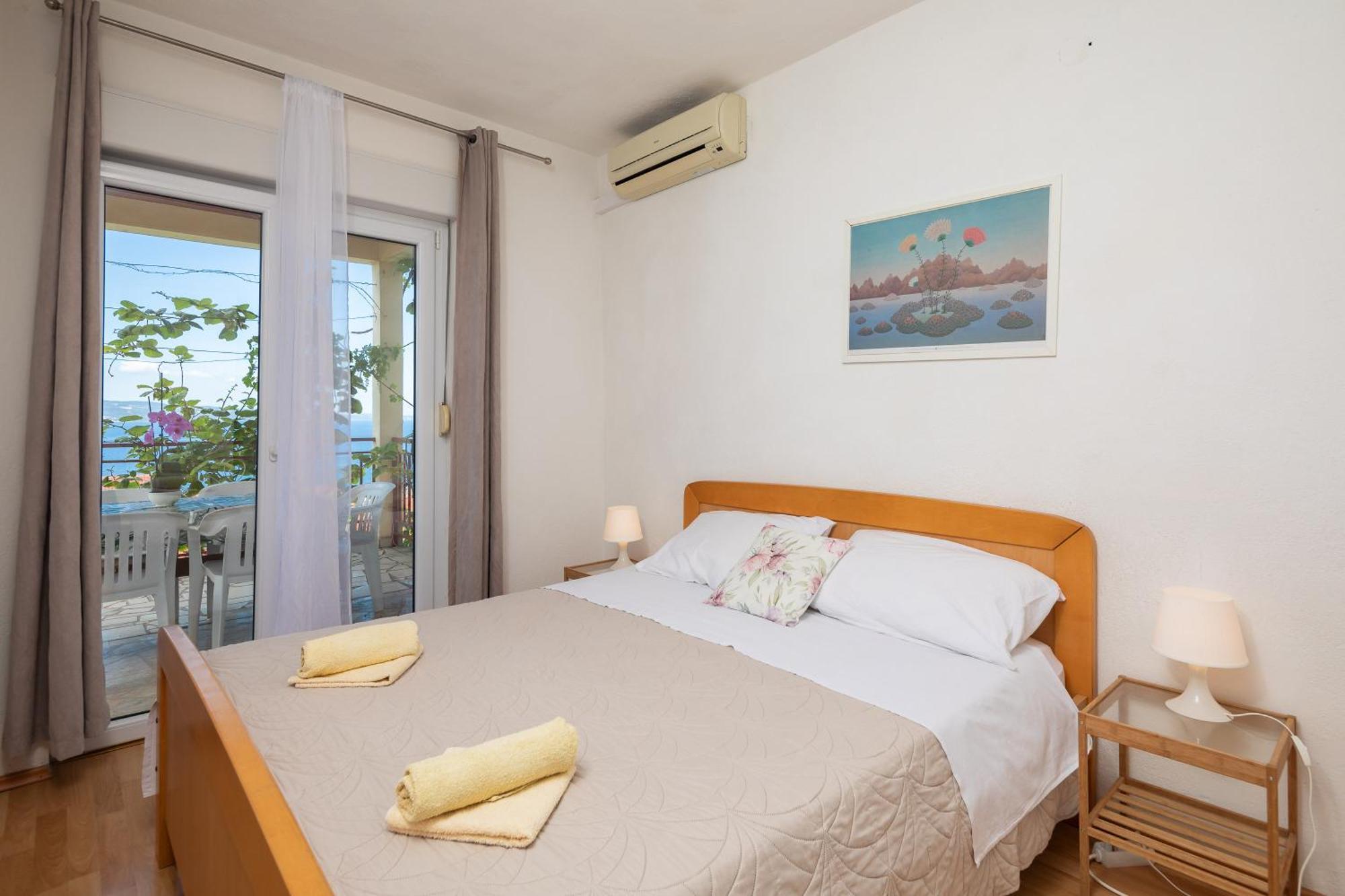 Apartments Roza 奥米什 外观 照片