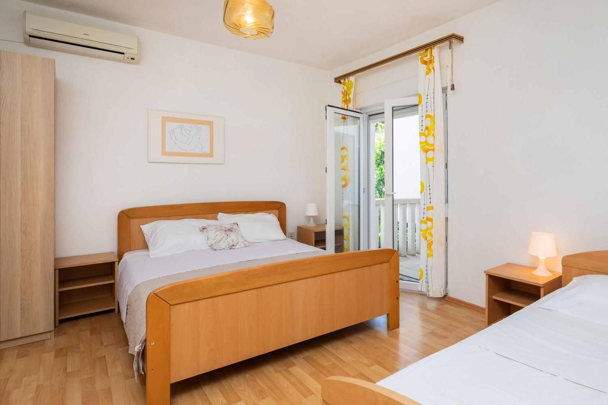 Apartments Roza 奥米什 外观 照片