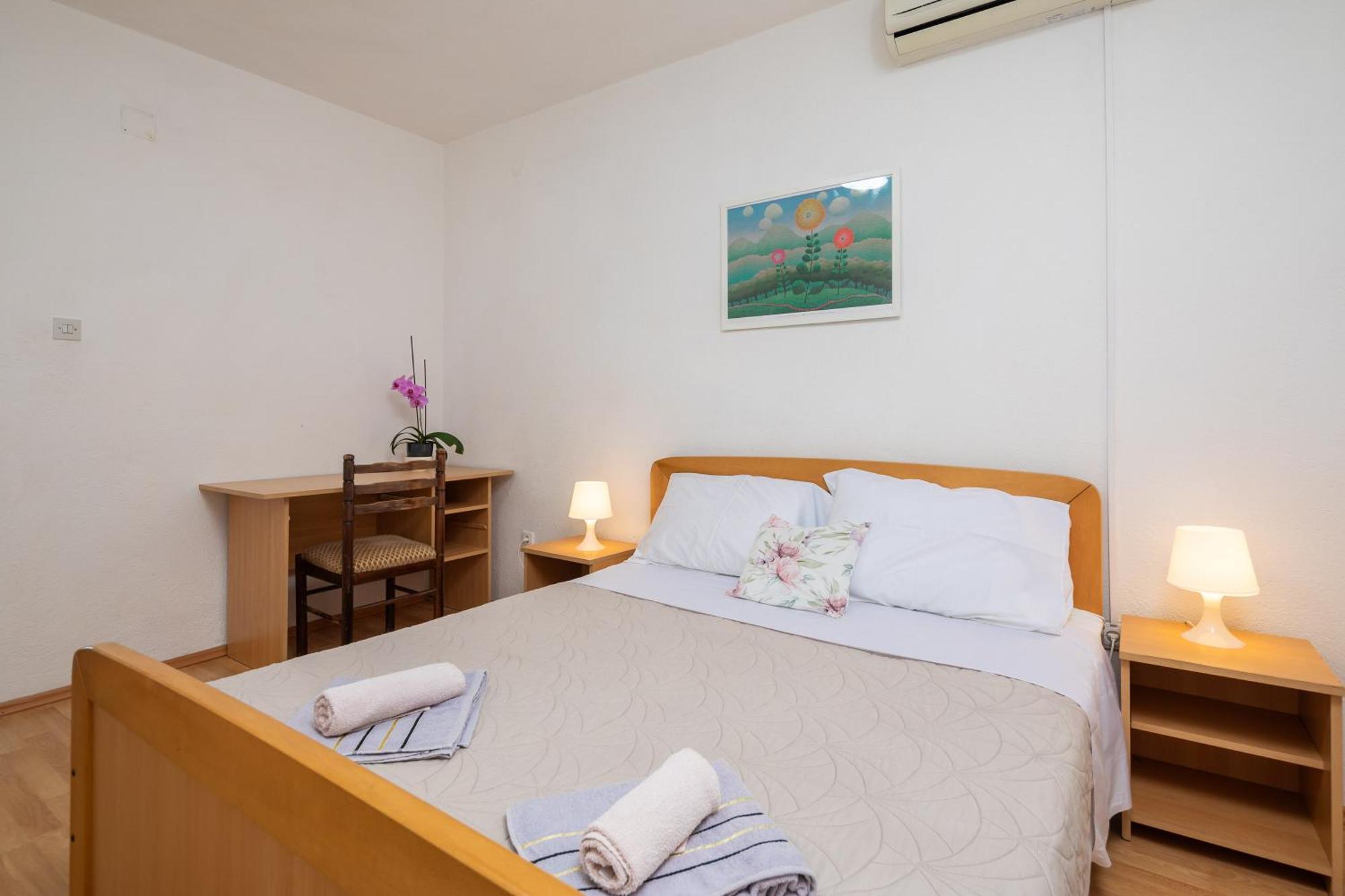 Apartments Roza 奥米什 外观 照片