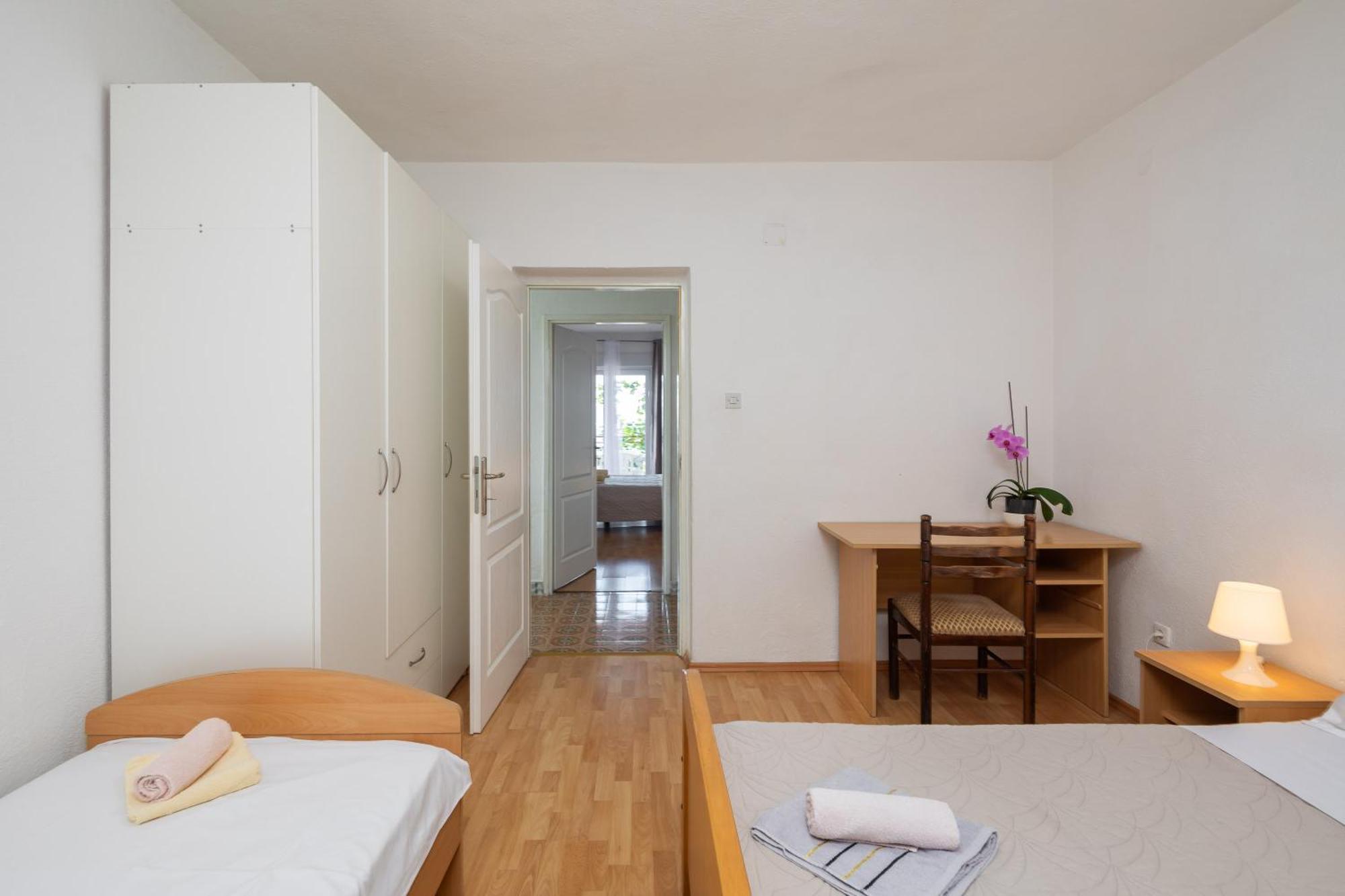 Apartments Roza 奥米什 外观 照片