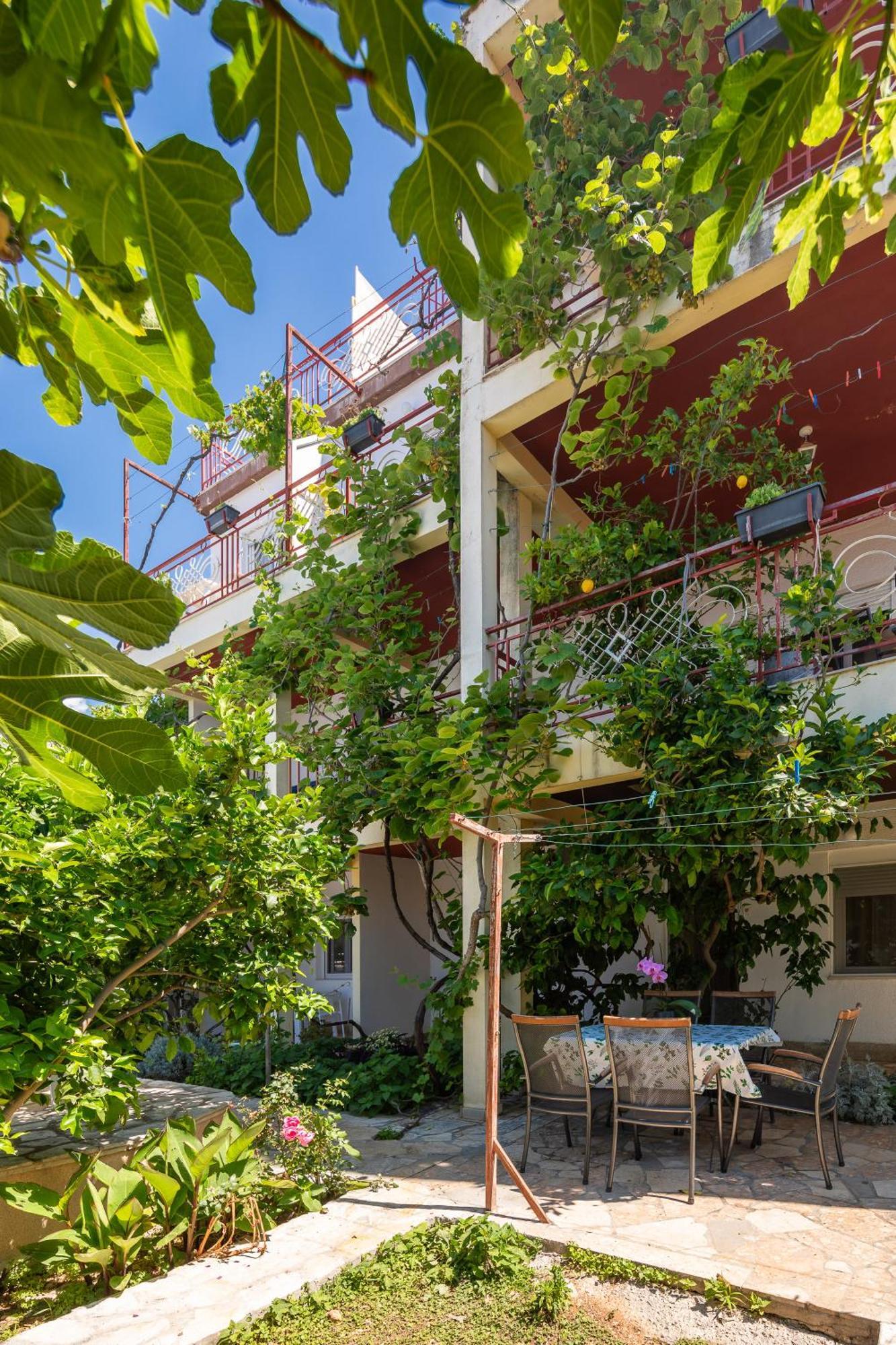 Apartments Roza 奥米什 外观 照片
